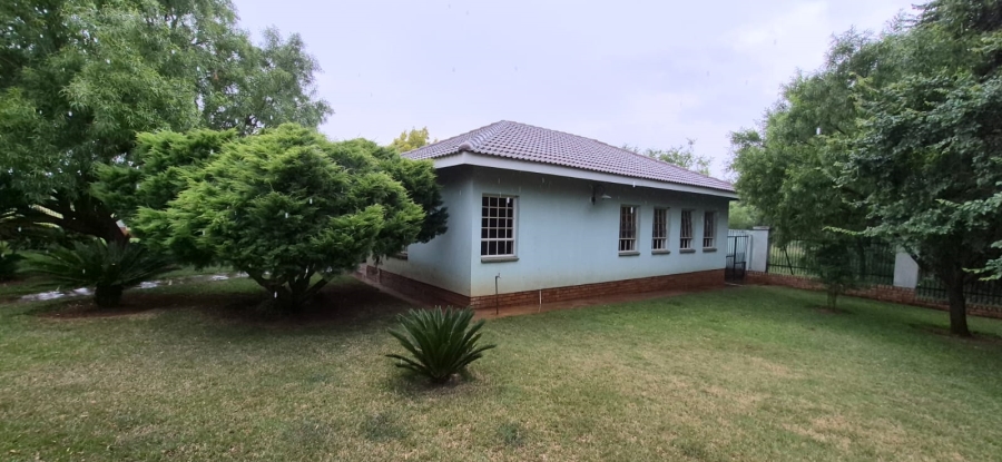 5 Bedroom Property for Sale in Swartruggens North West